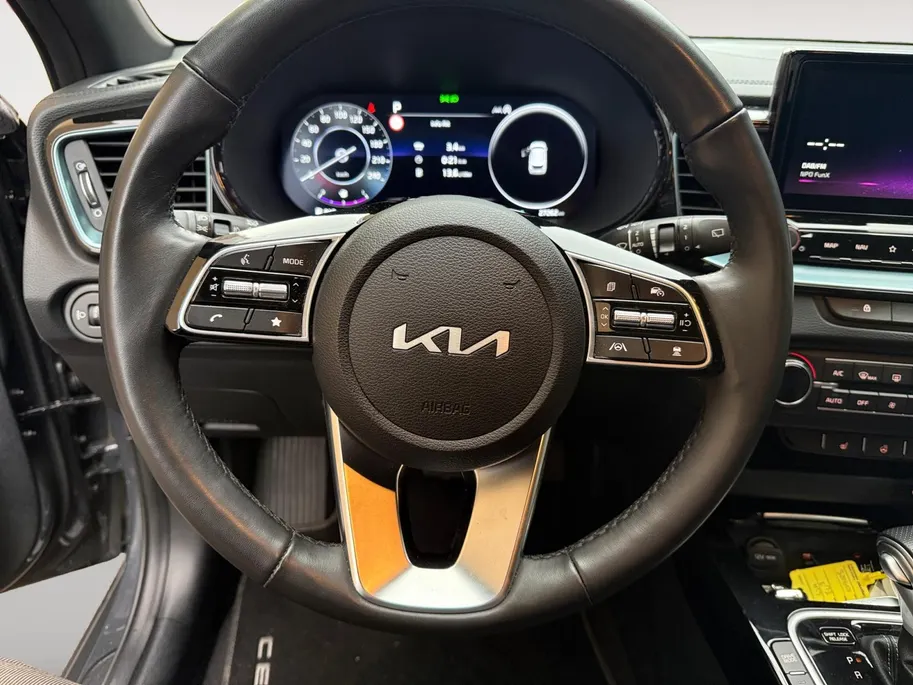 Kia Ceed Sportswagon 1.0 T-GDi MHEV Design Edition Automaat |  Cruise control Adaptief  | Camera| Stoelverwarming | Carplay & Android Auto | Fabrieksgarantie t/m 15-3-2032 +3x 1 jaar* | NAP