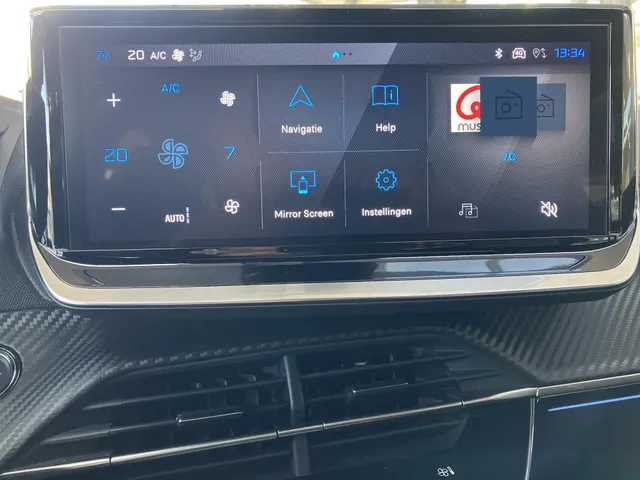Peugeot 2008 1.2 Hybrid 145 GT | Pan.dak | Winterpack