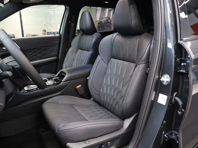 Mitsubishi Outlander 2.4 PHEV Black Edition | Stoel Massage | Schuif/Kantel Dak