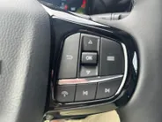Ford Tourneo Custom 340 L2 Titanium 2.5 PHEV 233 pk | 9-persoons | TE BESTELLEN | Dual-zone airco | Inklapbare trekhaak | Cruise control | Verwarmd stuurwiel | Dubbele schuifdeuren met uitzetruiten | 17' LM velgen