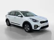 Kia Niro 1.6 GDi Hybrid DynamicLine | *1E EIGENAAR | TREKHAAK | FABRIEKSGARANTIE | APPLE CARPLAY/ ANDROID AUTO | NAVI | CAMERA | LMV | DAB+ | STOF/ LEDER | ETC…