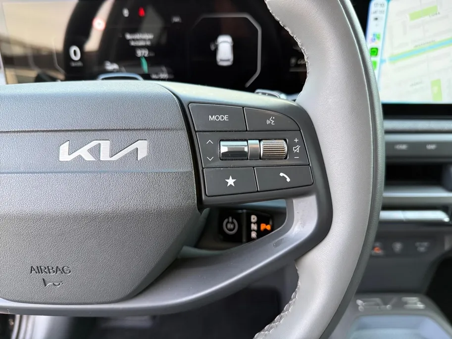 Kia EV3 Black Edition 58.3 kWh | NAVI | CAMERA | 19 INCH LMV | CLIMATE & CRUISE CONTROLE | STUUR & STOELVERWARMING | ETC..