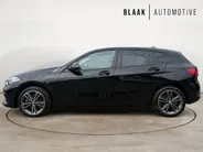 BMW 1 Serie Limousine 118i Sport Line Apple/Android draadloos | Automaat | Climate Con