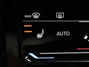 Volkswagen T-Cross 1.5 TSI 150pk DSG R-Line Edition Camera · Afneembare trekhaak · Stoelverwarming · Matrix LED · Apple/Android Car Play · 17'Velgen ·