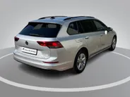 Volkswagen Golf Variant 1.0eTSI/110PK Life DSG · Navigatie · Camera + Parkeersensoren · Apple/Android Car Play · Stoelverwarming · Elektrische stoelverstelling ·