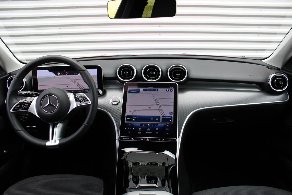 Mercedes-Benz C-Klasse Estate 180 Business Line | Stoelverwarming | Camera | Elek. stoelverstelling + achterklep | Draaloze telefoonlader | 17” LM | LED | Clima | Navi |