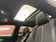 Peugeot 5008 1.2 Hybrid 136 GT 146PK AUTOMAAT Lichtmetalen velgen | 7-persoons | Cruise Control | Climate Control | Schuif- kanteldak | 360 camera | Parkeersensoren rondom | BOM VOL MET OPTIES!!