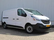 Renault Trafic 2.0 dCi 120PK L2H1 Comfort | Navi | Airco | Trekhaak | Cruise | Parkeersensoren | Volledig betimmerd |