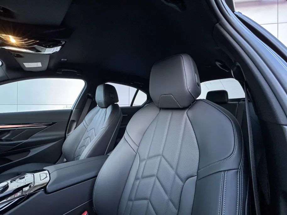 BMW 5 Serie Sedan 530e M Sport Edition