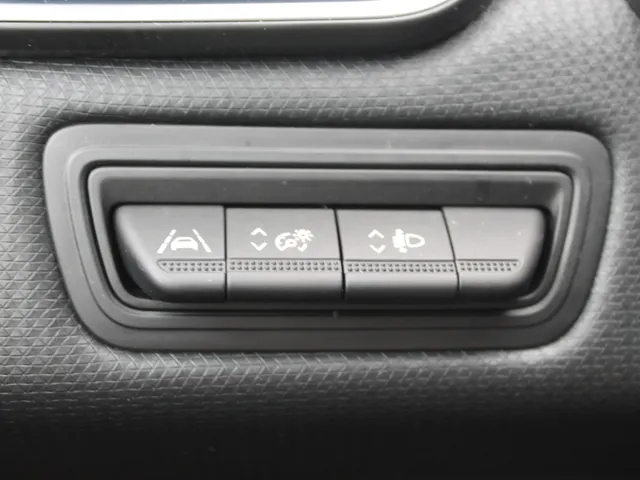 Renault Clio 1.0 TCe Intens | Climat Control | Navigatie groot scherm| Half leder |