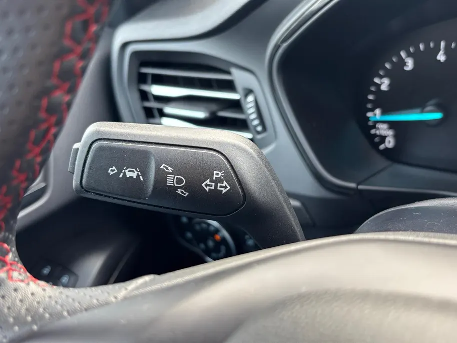 Ford Focus Wagon 1.0 EcoBoost Hybrid ST Line | Winterpack | Apple Carplay/Android Auto | Parkeersensoren | Cruise Control | Climate Control |