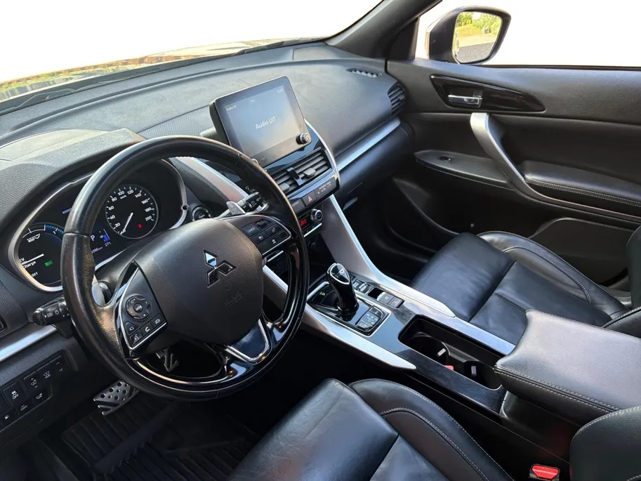 Mitsubishi Eclipse Cross 2.4 PHEV Instyle Trekhaak | Stoel verwarming | Achteruitrijcamera | Leder | Cruise control