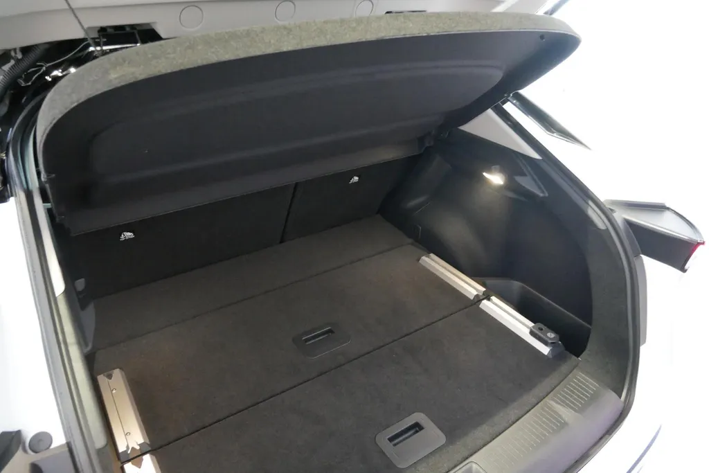 Nissan ARIYA Limited Edition 66 kWh *afneembare trekhaak*Achteruitrijcamera*Navigatie*Apple carplay& Androidauto*Parkeersensorenvoor en achter*Adaptive cruisecontrole*I-key*