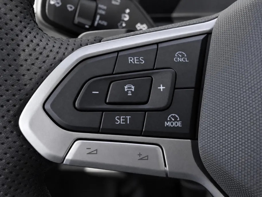 Volkswagen Tiguan 1.5eHybrid 200kW/272PK R-Line · Panoramadak · Trekhaak · 360°Camera + Parkeersensoren · Garantie t/m 20-07-2030 of 100000km.