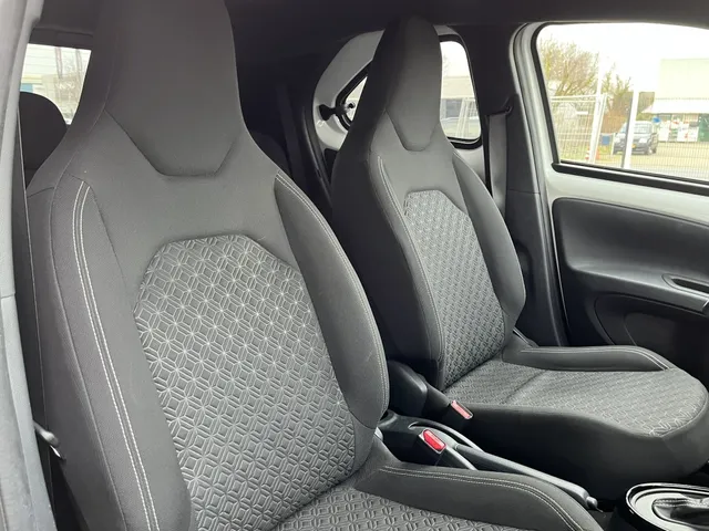Toyota Aygo X 1.0 VVT-i S-CVT Pulse Bi-Tone