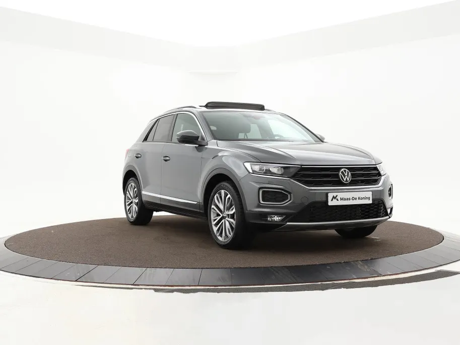 Volkswagen T-Roc 1.5 TSI 150pk DSG Sport · Panoramadak · Camera · Stoelverwarming · Elek. Achterklep · ACC · Dodehoeksensor ·
