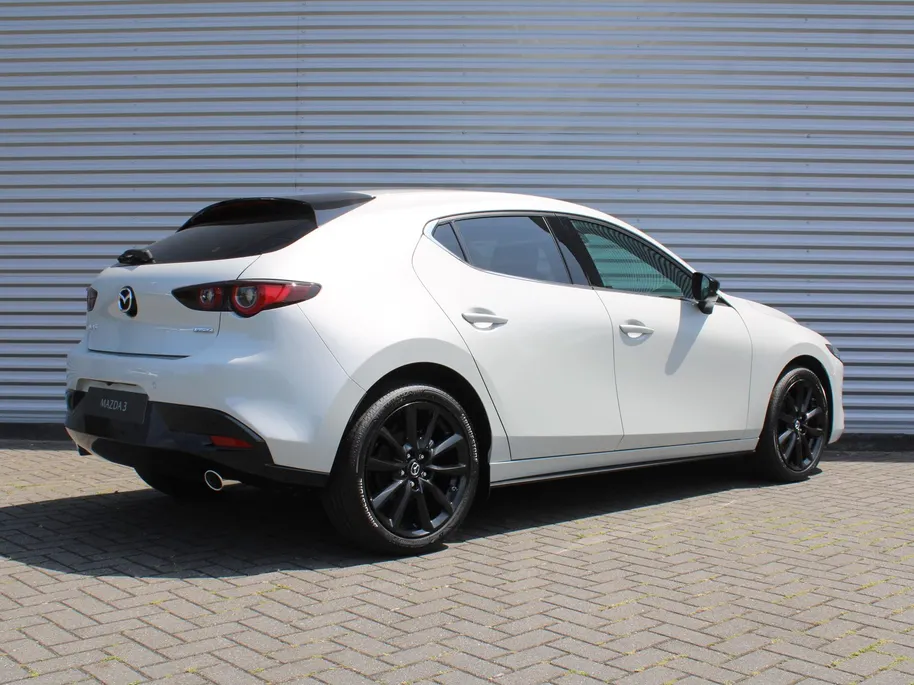 Mazda 3 2.0 e-SkyActiv-G M Hybrid 150 Homura | Stoelverwarming | Camera | Dodehoek detectie | HUD | 18' LM | LED | Cruise adapt. |