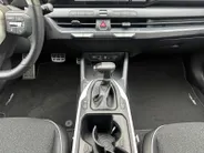 Kia K4 1.0 T-GDi MHEV GT-Line Launch Edition (pano) | Stoel/stuurverwarming | wireless carplay & Android Auto | Fabrieksgarantie t/m 6-2036 + 3x 1 jaar* | Metallic lak |