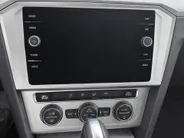 Volkswagen Passat Variant 1.4 TSI 125pk Comfortline Business · Trekhaak · Apple/Android Car Play · Navigatie · Clima · Elek. kofferbakklep ·