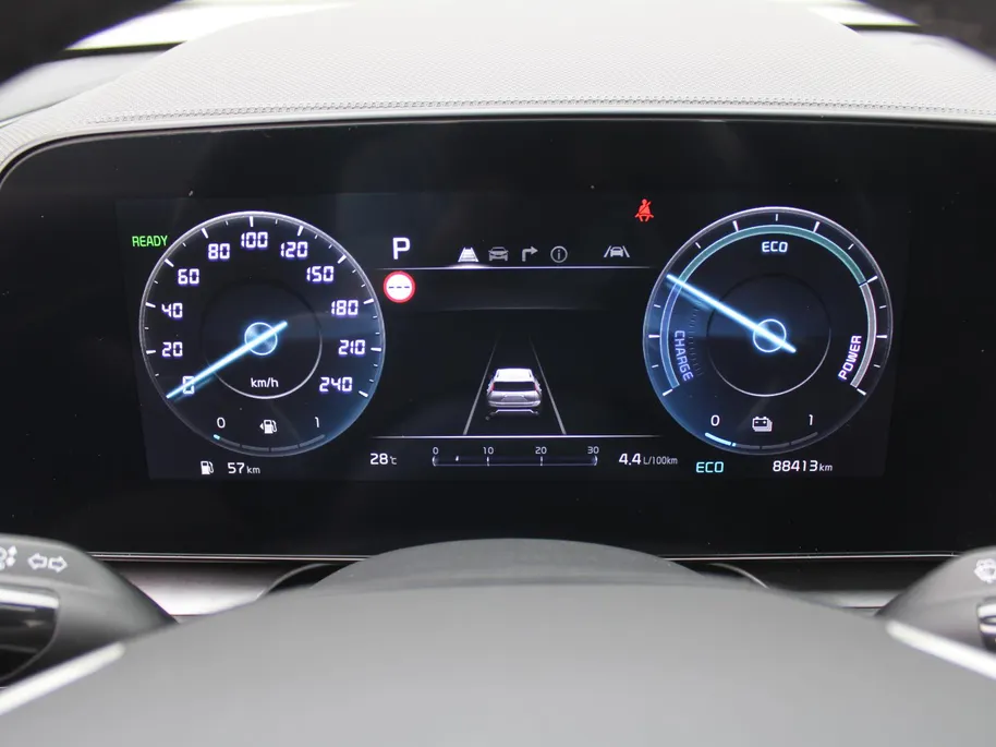 Kia Niro 1.6 GDi Hybrid ExecutiveLine | Automaat | Harman Kardon | Leder | Elek. Stoelverstelling met geheugen | Heads-up Display | Trekhaak | All season |