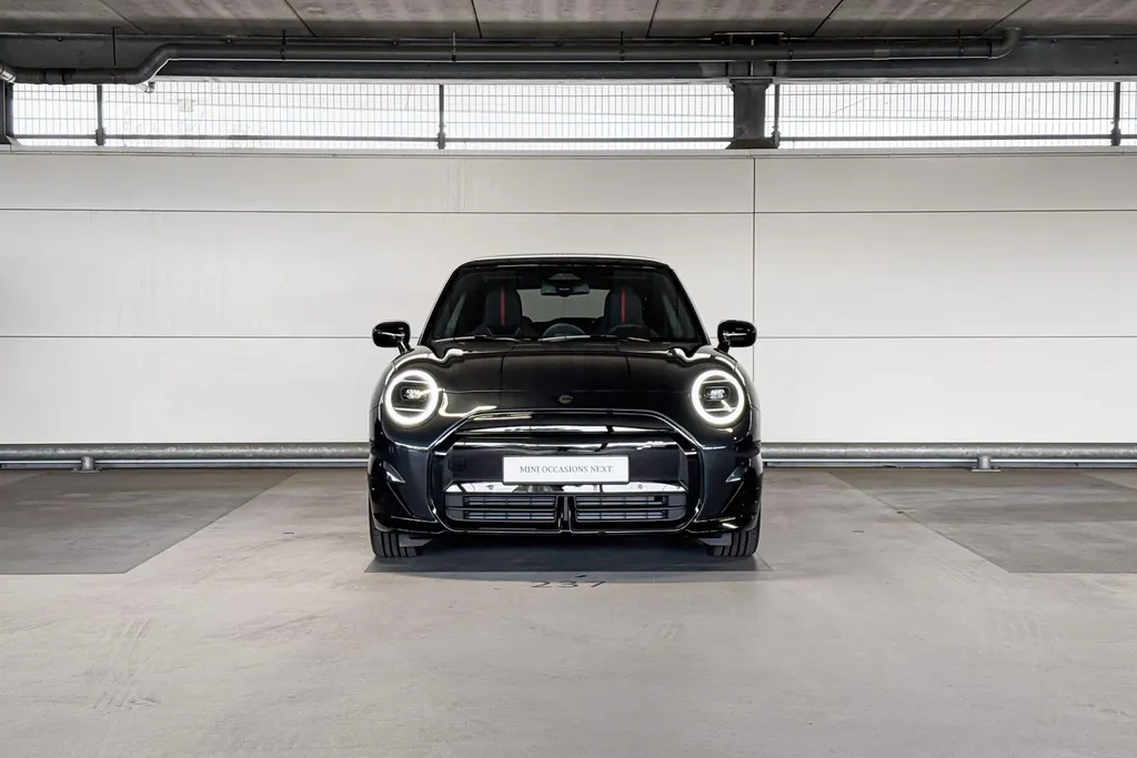 MINI Cooper 3-deurs Electric Cooper E John Cooper Works M 40.7 kWh