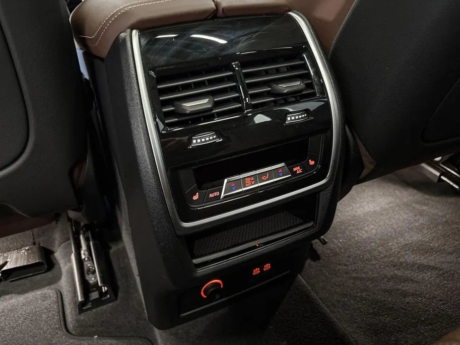 BMW X5 xDrive50e Launch Edition Innovation Pack