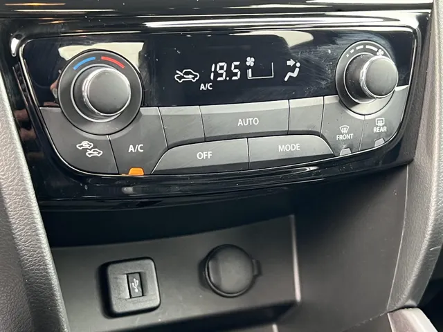Suzuki Vitara 1.4 Boosterjet Smart Hybrid Style Automaat | Demonstratievoertuig | Apple Carplay & Android Auto | 17' LM Velgen | Climate Control | Adaptieve Cruis Control