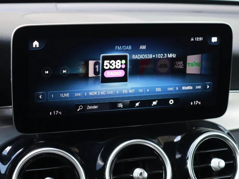 Mercedes-Benz GLC Coupé 300e 4MATIC Business Solution AMG l Panoramadak l Stoelverwarming l Achteruitrij camera