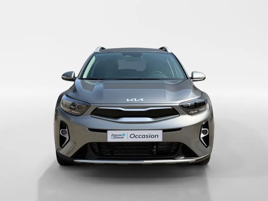 Kia Stonic 1.0 T-GDi MHEV DynamicPlusLine | Apple Carplay / Android Auto | Navigatiesysteem | Stoel + Stuurverwarming | Licht + Regensensor | Parkeersensoren + Camera Achter | Cruise Control | 16' Lichtmetalen Velgen