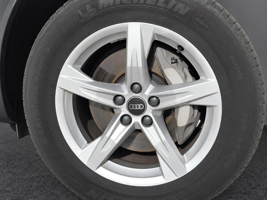 Audi Q5 50 TFSIe 299pk S-tronic S edition · Panoramadak · Camera · Matrix LED · Apple/Android Car Play · Elek. Achterklep ·