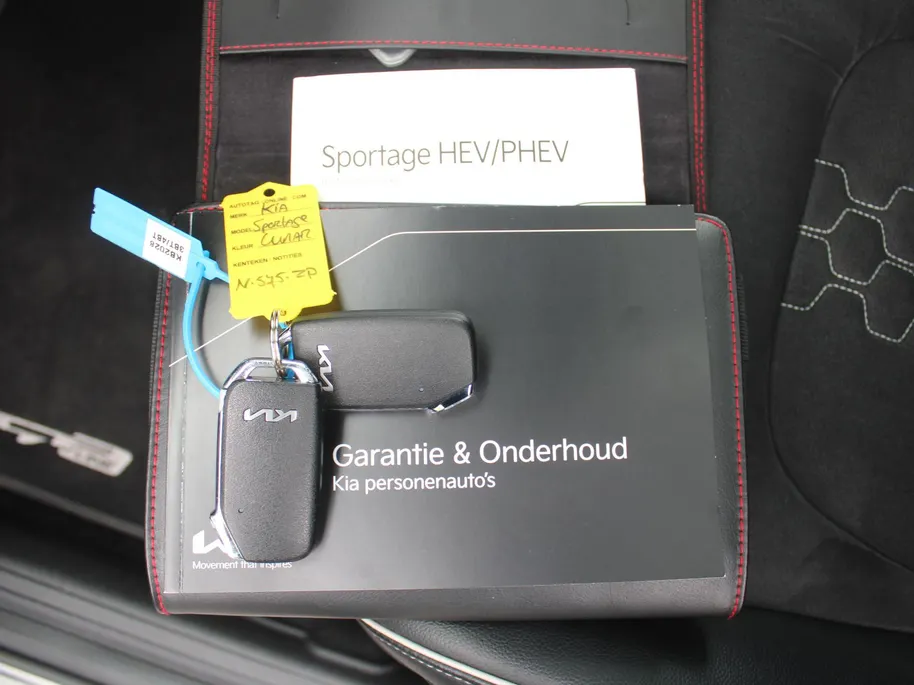 Kia Sportage 1.6 T-GDi Hybrid GT-Line | Stuur-/stoelverwarming | Elek. stoelverstelling + achterklep | Schuifdak | 18' LM | Cruise adapt. | Camera |