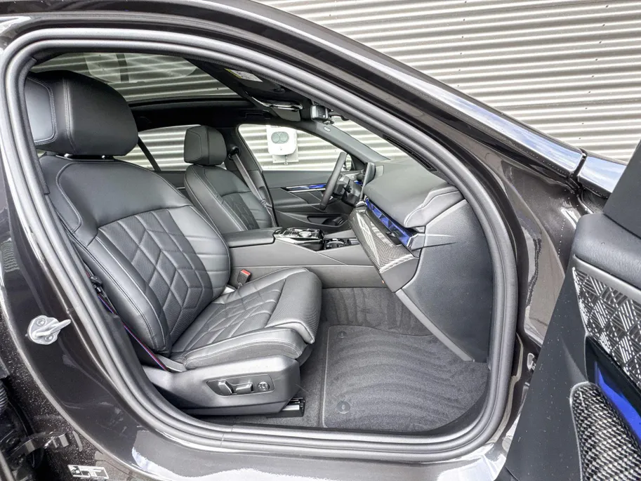 BMW i5 Sedan eDrive40