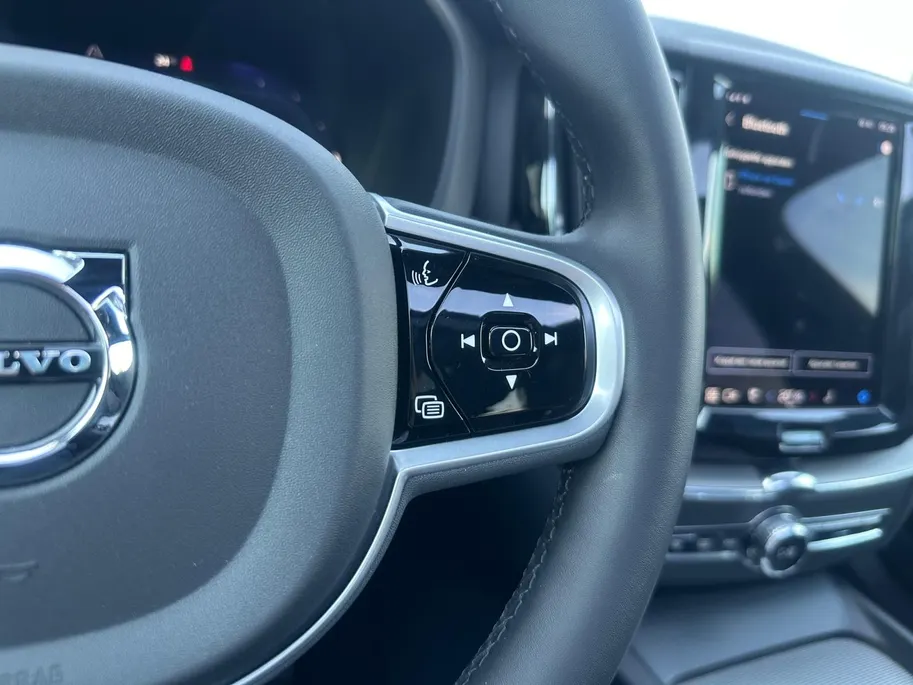 Volvo XC60 2.0 T6 Plug-in hybrid AWD Inscription | Panodak |