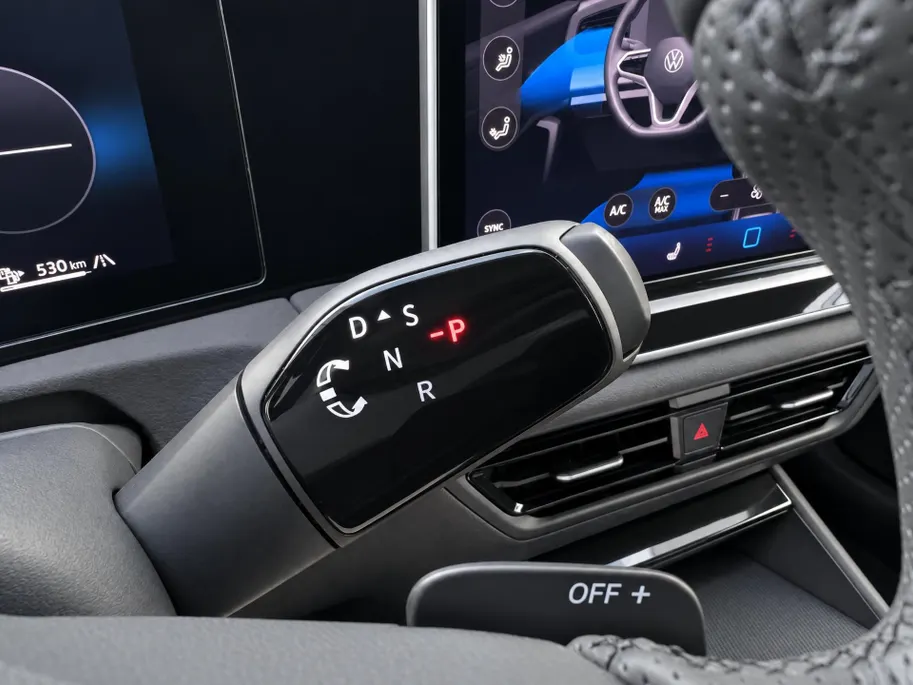 Volkswagen Tiguan 1.5 272pk DSG eHybrid R-Line Edition · Panoramadak · Wegklapbare Trekhaak · 360 Camera · Massage · Black Style · 20'' Inch · Garantie t/m 29-06-2030 of 100.000km