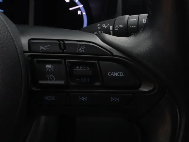 Toyota Yaris Cross 1.5 Hybrid Dynamic Trekhaak | Stoel en stuurverwarming | Parkeersensoren