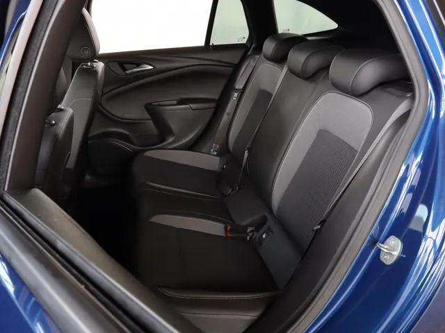 Opel Astra Sports Tourer 1.2 Design & Tech | Camera