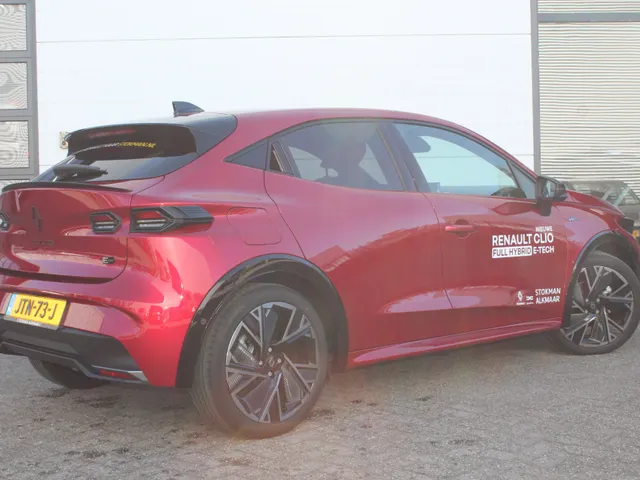 Renault Clio 1.8 Hybrid 160 PK esprit Alpine | Harman Kardon geluid 9 luidspeakers | Dode hoek detectie | Camera achter | NIEUW OP VOORRAAD