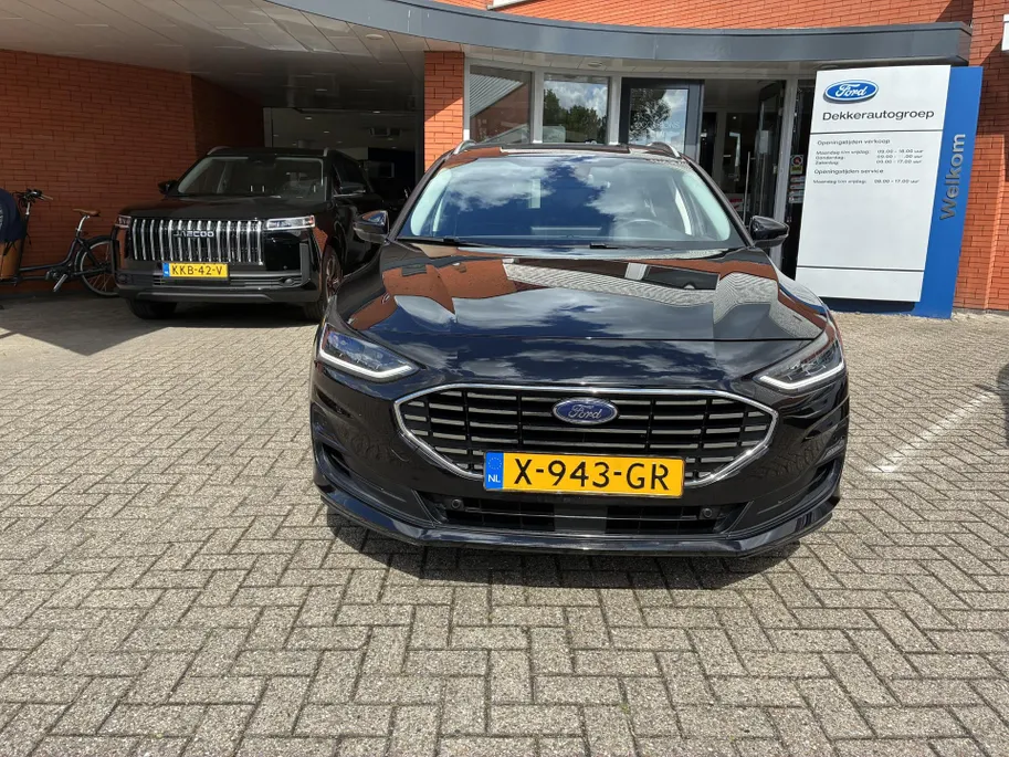 Ford Focus Wagon 1.0 EcoBoost Hybrid Titanium GROOTSCHERM, WINTERPAKKET.