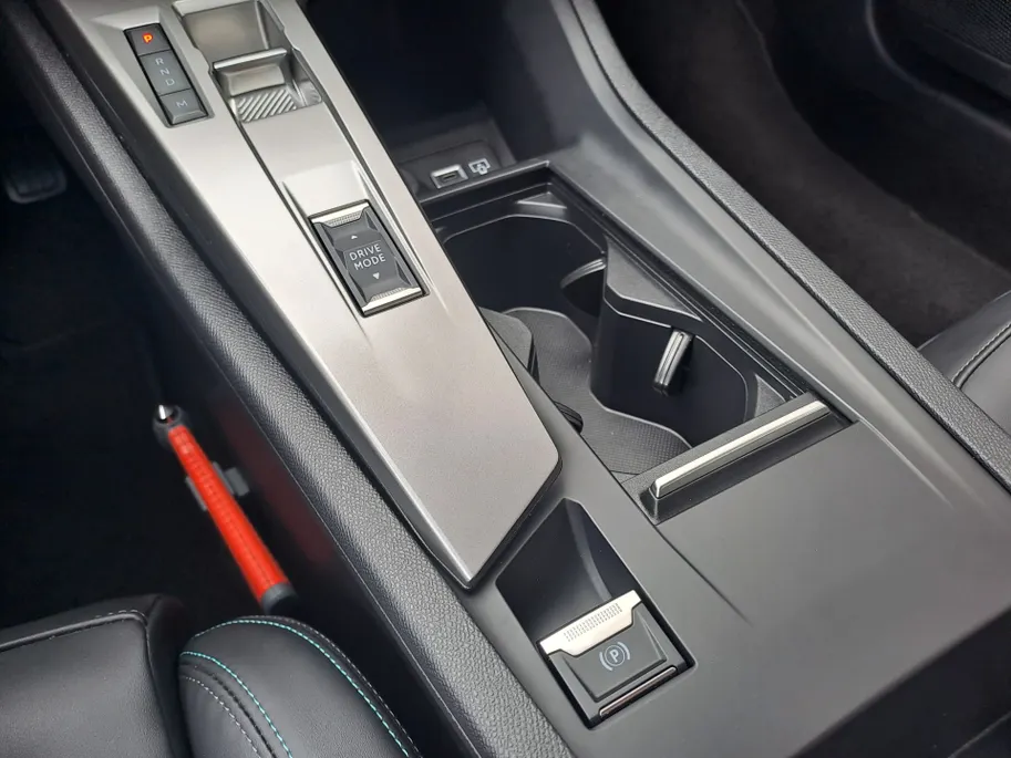 Peugeot 308 1.2 PureTech AUTOMAAT Active Pack Business | Adaptieve Cruise | Climate | Stoelverwarming | Apple Carplay/Android Auto