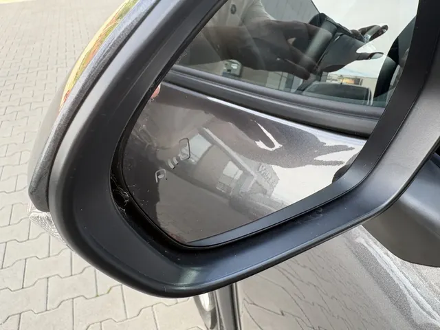 Toyota Yaris Cross 1.5 Hybr 115 Active | Blindspot | Parkeersensoren V+A | Stuur/ Stoelverwarming