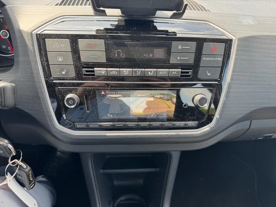 Volkswagen up! 1.0 TSI BMT cross up! | Parkeercamera | Stoel + Stuurverwarming | Climate control | Bluetooth | Lm-velgen
