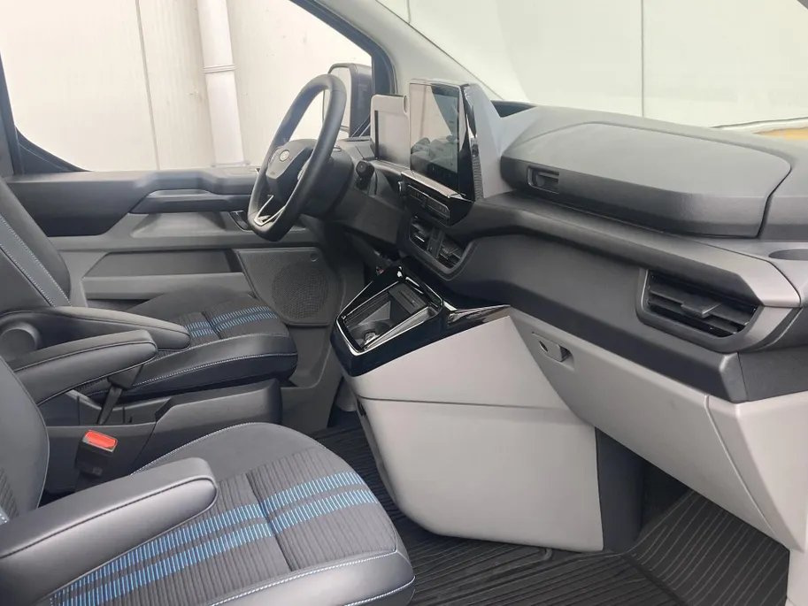 Ford Transit Custom 320 2.0 TDCI 170 pk L1H1 Sport DC AWD Dubbele Cabine - AWD - Elektrische schuifdeuren - Wegklapbare Trekhaak - 360gr Camera