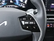 Kia Niro EV DynamicPlusLine 64.8 kWh | 17' LM | Schuif / Kantel dak | Navi | Cruise | Airco | Camera | 17% bijtelling |