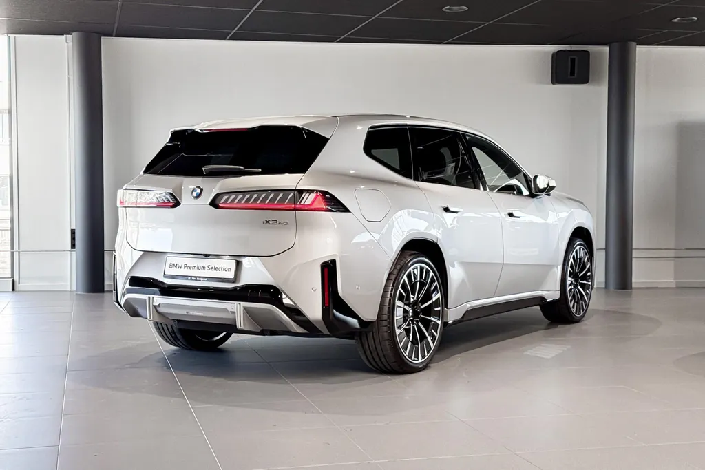 BMW iX3 40 eDrive 83 kWh
