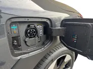 Kia EV2 Plus 61 kWh 3.000,- Inruilkorting | Privacy Glass | 18' lichtmetalen velgen | Warmtewerend glas rondom | Draadloze oplader voor smartphone