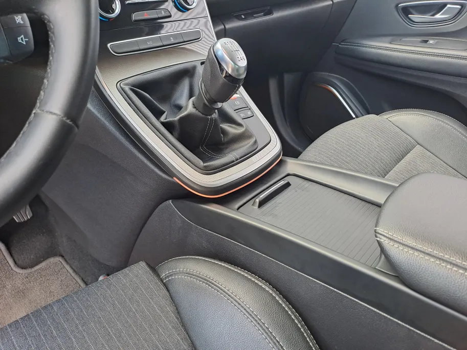 Renault Grand Scénic 1.3 TCe Techno 7p. | Navigatie | Camera | Apple Carplay/Android Auto | Cruise | 7 zitter / persoons