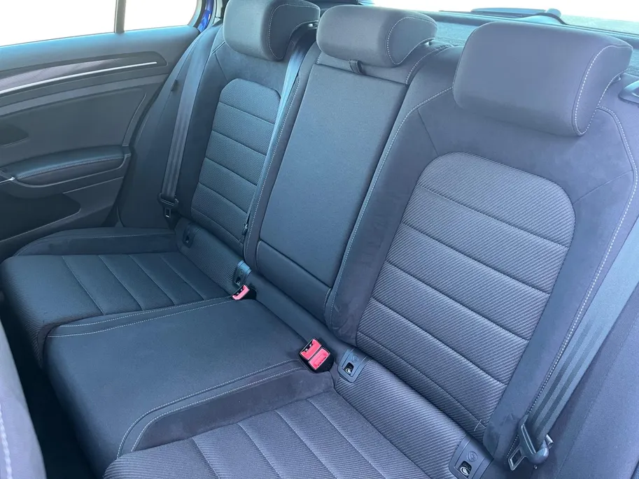 Volkswagen Golf 2.0 TSI 4Motion R | Carplay | Stoelverwarming | Parkeercamera | Climate Control