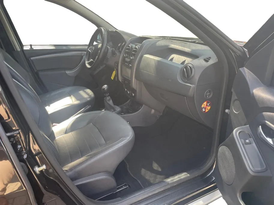 Dacia Duster 1.2 TCe 4x2 Blackshadow | Trekhaak | Camera | Lm velgen | Navigatie