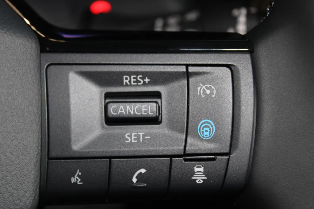Nissan Juke 1.6 Hybrid Pulse | Bose audio | 360grd camera | Dodehoeksensoren| Lederen bekleding | Apple carplay & Androidauto | Pro-pilot | Stuur-, en Stoel- en voorruitverwarming |