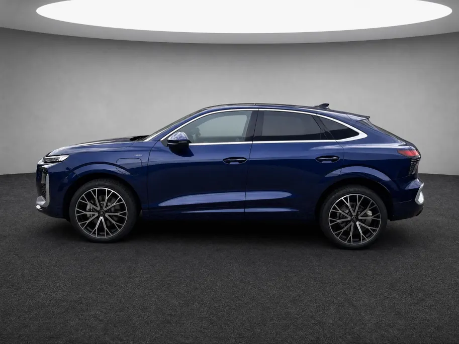 Audi Q3 Sportback 1.5 e-hybrid S edition · Tech Plus · Audi Phone box · 20' Velgen · Privacy glas